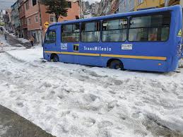 Inusual Granizada Cubre Bogotá: Impactante Fenómeno Climático en la Capital