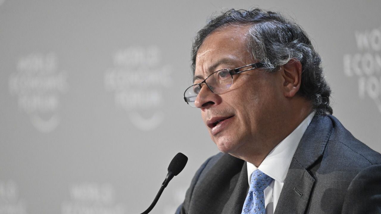 Gustavo Petro Encabeza Agenda Ambiental en Davos: Propuestas Sólidas en el Foro Económico Mundial