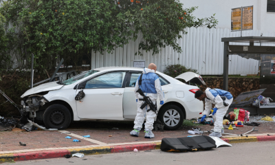 na trágica escena se desarrolló en Ranana, Israel, donde una mujer de unos 70 años perdió la vida y al menos 16 personas resultaron heridas en un presunto ataque palestino que involucró múltiples atropellos.