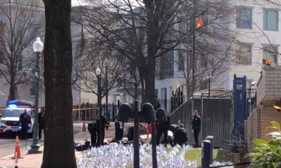 Tragedia en Washington: Miembro de la Fuerza Aérea de EE. UU. Se Prende Fuego en Protesta