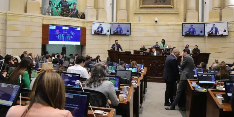 Congreso Endurece Penas para Femicidas en Colombia con Nueva Ley