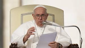 El papa Francisco advierte sobre el riesgo de una "guerra casi mundial" y pide esfuerzos por la paz