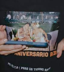Foto Viral Despierta Rumores de Boda Secreta entre Karol G y Feid